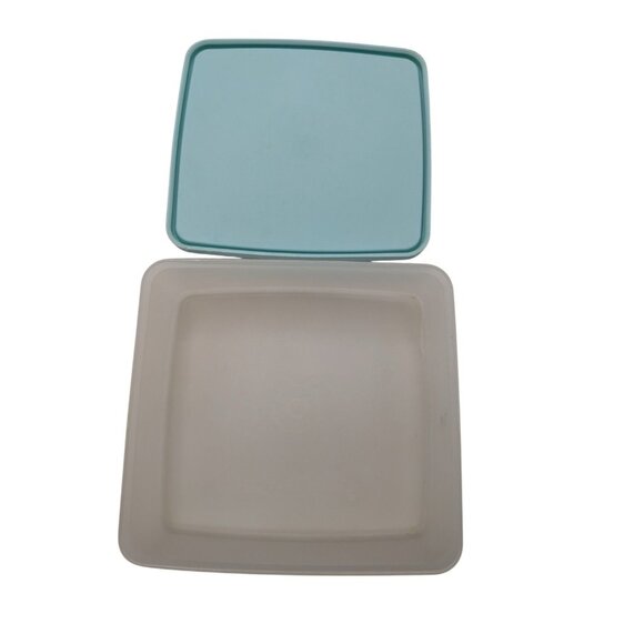 TUPPERWARE- Sandwich Keepers- green - #670-2 base, 671-38 top - Vintage - Picture 9 of 10